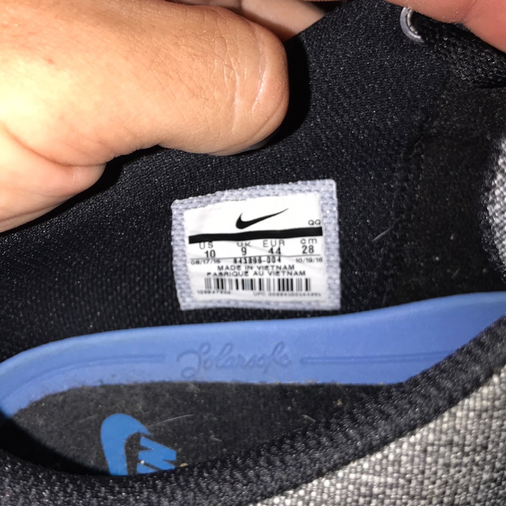 Nike Shoes - Picture 2 of 2